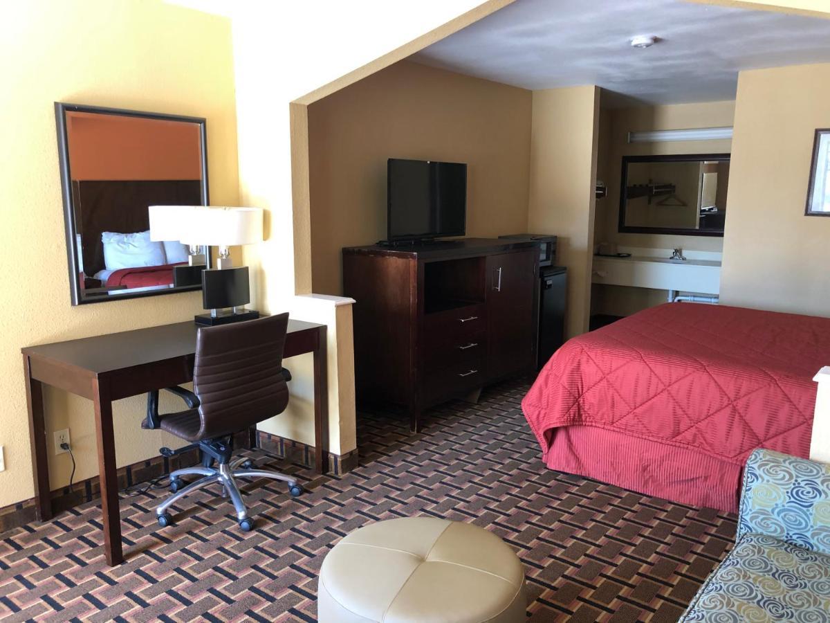 La Grange Executive Inn And Suites Exteriér fotografie